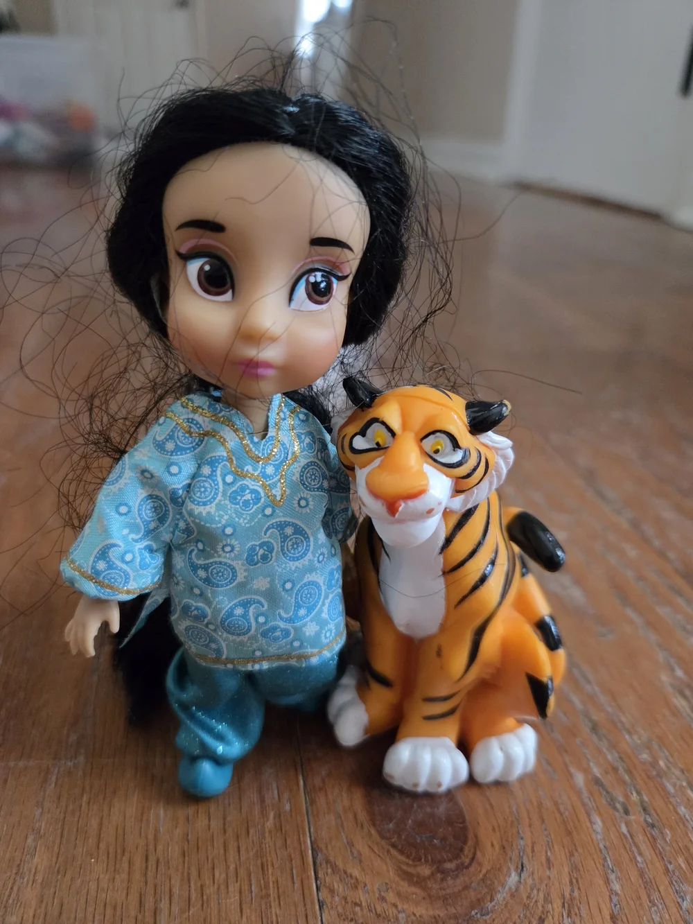 Disney Jasmine Animators CollectionDoll with Blue Outfit and Tiger Figure